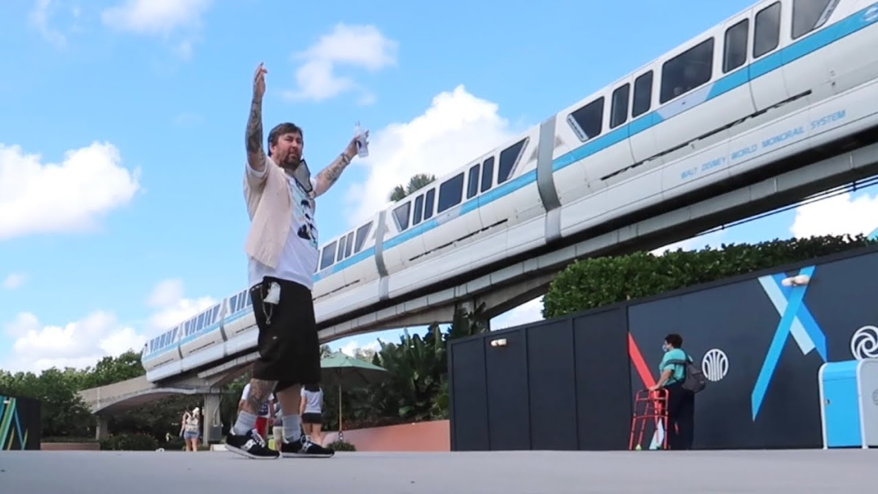 Disney's EPCOT Monorail Has Returned - Finally On Board After Year & Half / Park Views & DVC Lounge