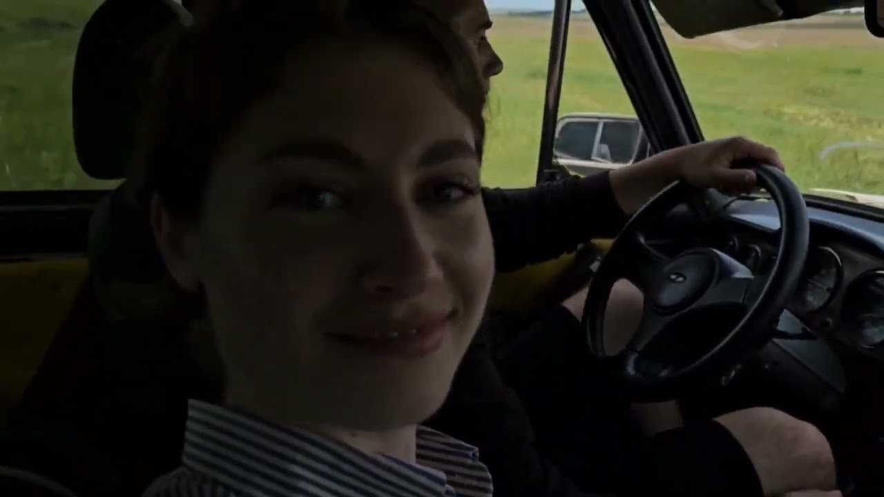 учу водить😊