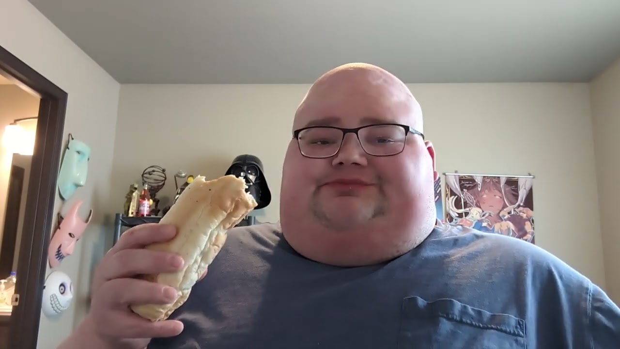 Royce Tries Subway's Spicy Nacho Chicken Sub