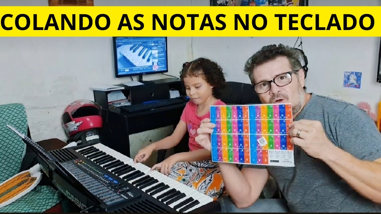Colamos as Notas Adesivas Musicais no Teclado