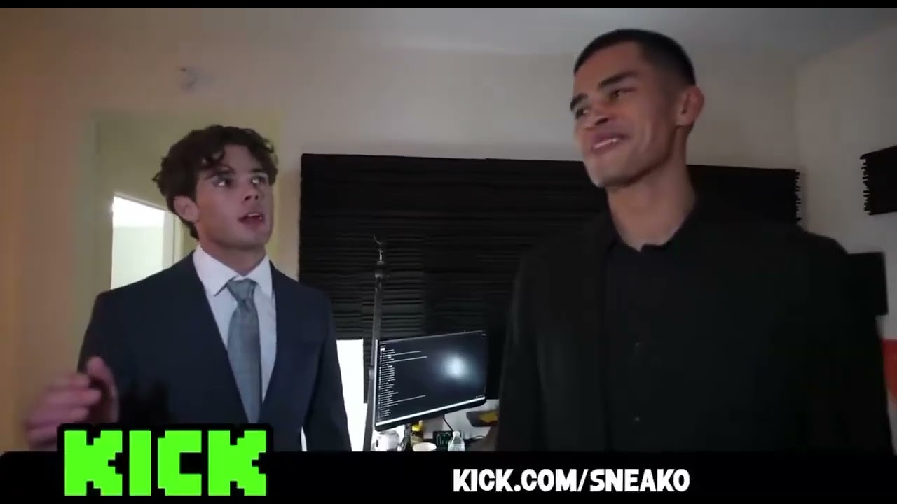 Clavicular teaches Sneako how to height mog with extra socks