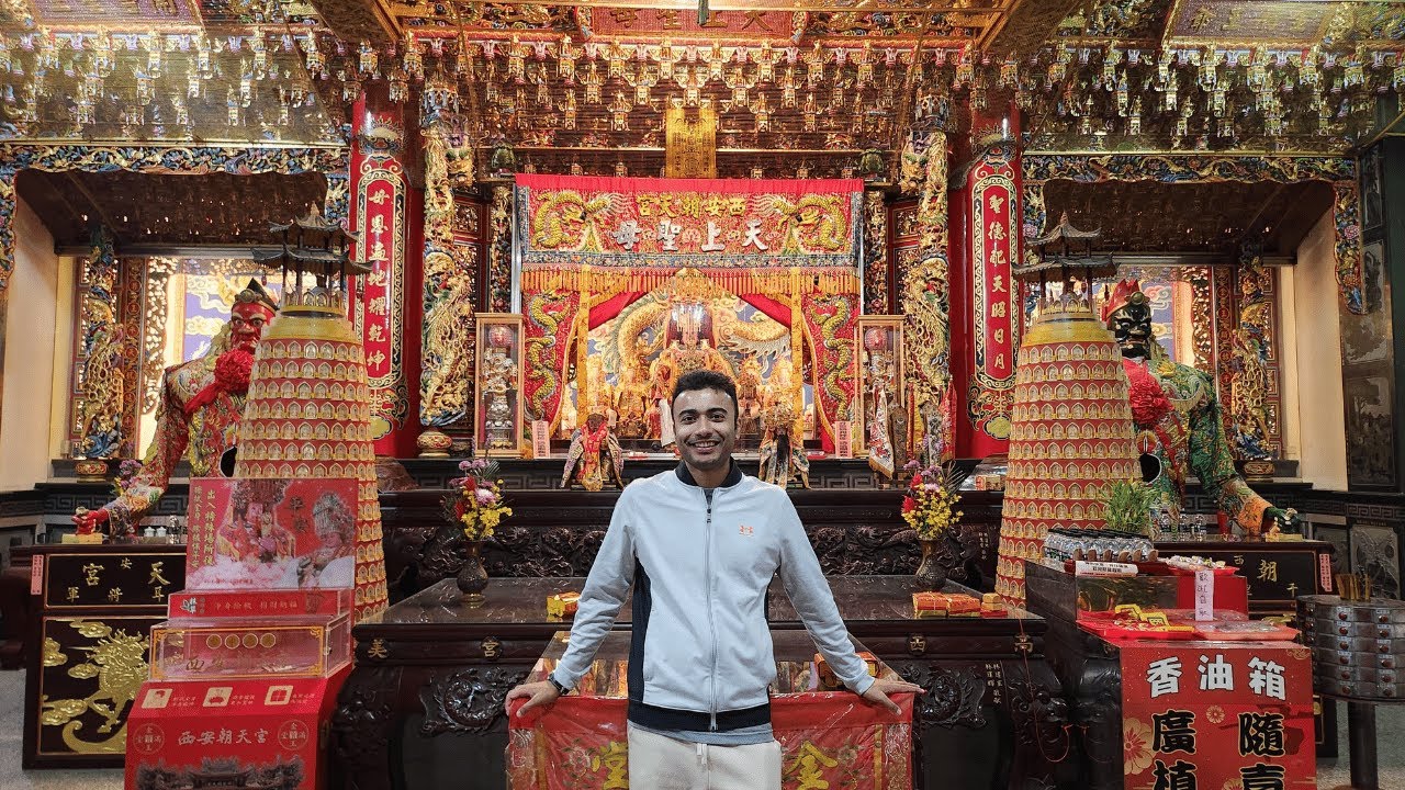 Visiting a Temple in Taiwan | Unique Experience