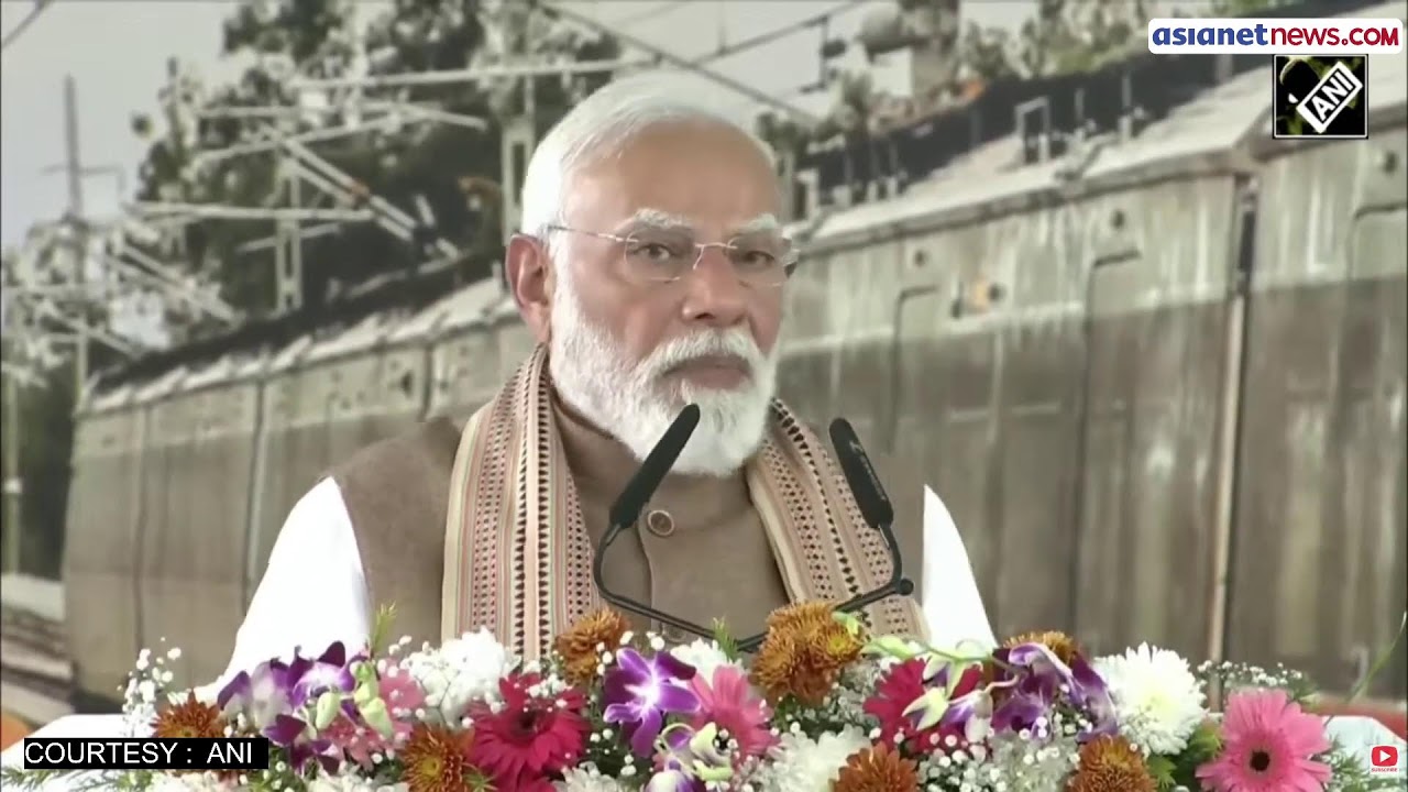 मेरठ में PM Narendra Modi का विकास महोत्सव | CM Yogi Adityanath के साथ LIVE