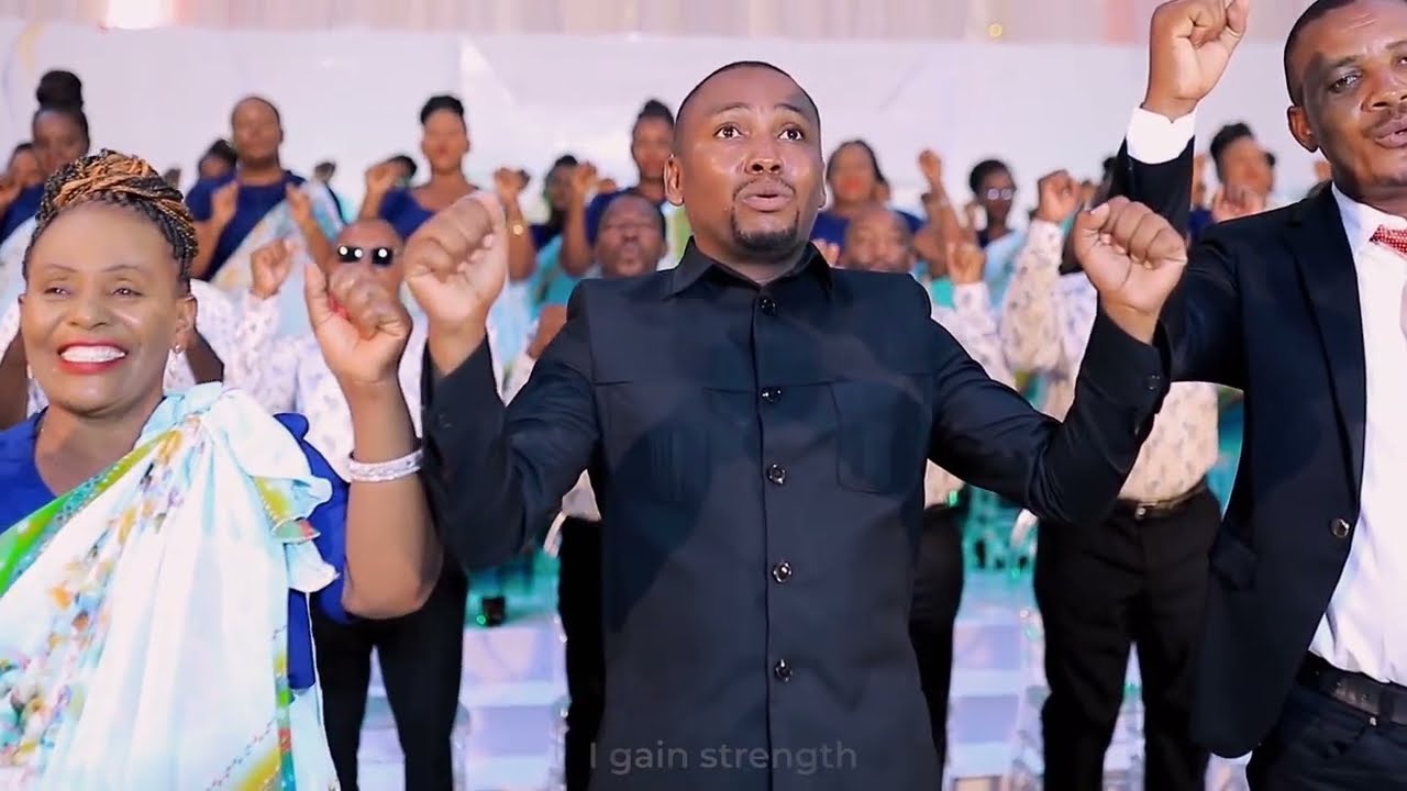 KKKT HOSIANA CHOR MSAKUZI  NINAKUJA MBELE ZAKO