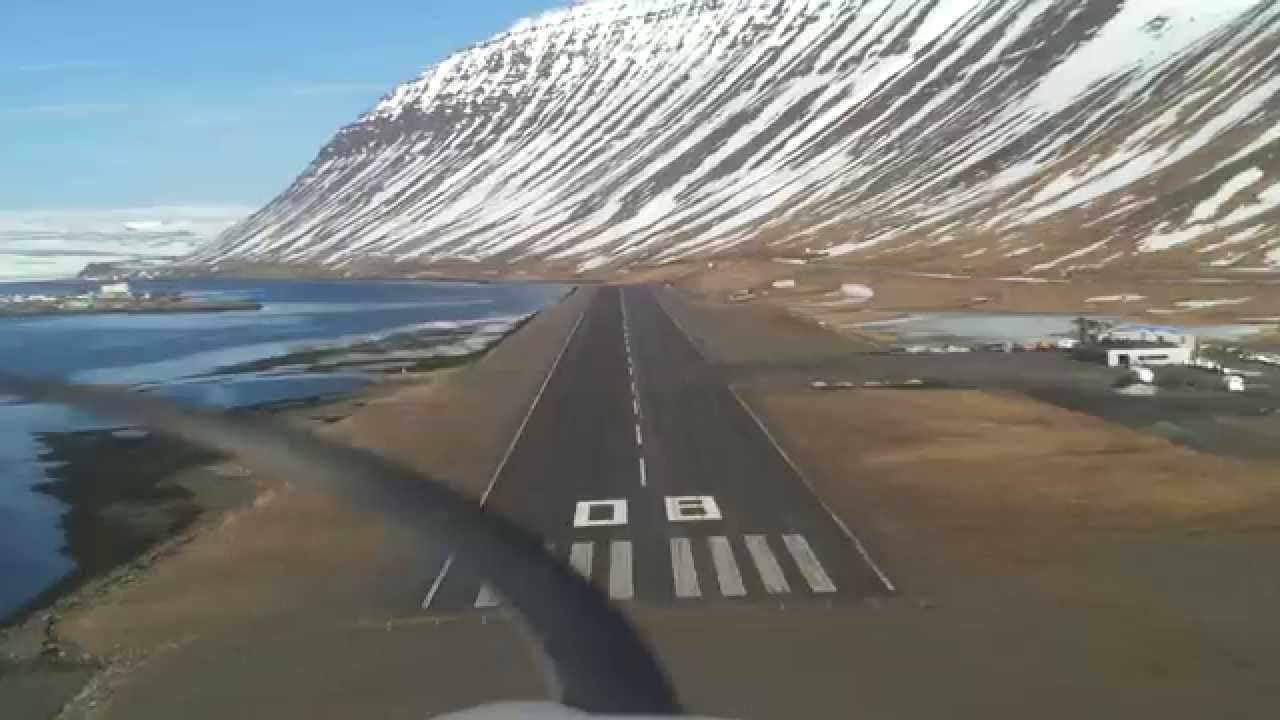 VFR Approach and landing in Ísafjörður, Iceland(BIIS)