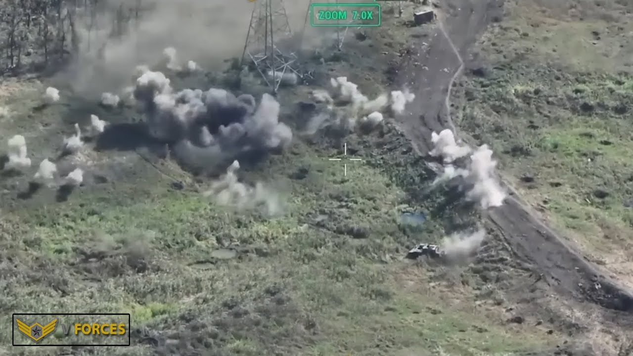 Terrifying Moments!! Ukrainian Cluster Munitions Destroys Retreating Russian Forces