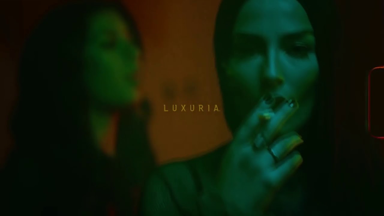 momsen ~ luxuria` (prod. vici)
