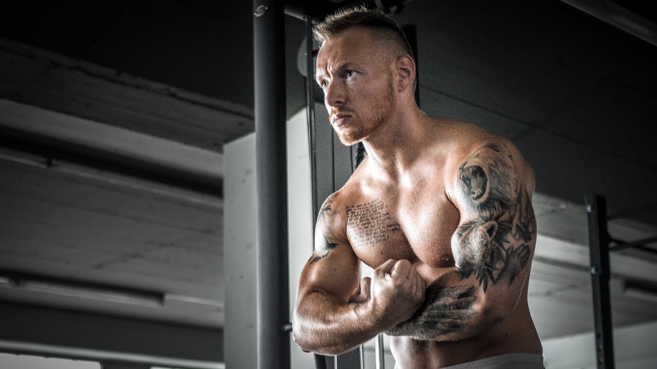 Muskelaufbau WORKOUT für Brust und Rücken Zuhause | Calisthenics Oberkörper Training mit Dip Barren