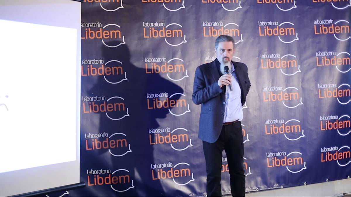La fabbrica dei diversamente giovani - Renato Cifarelli