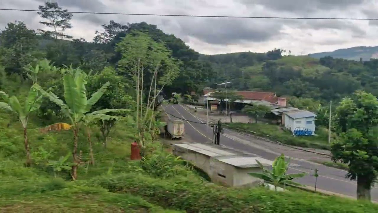 KA Lokal PWK - BDG | Tol cipularang view