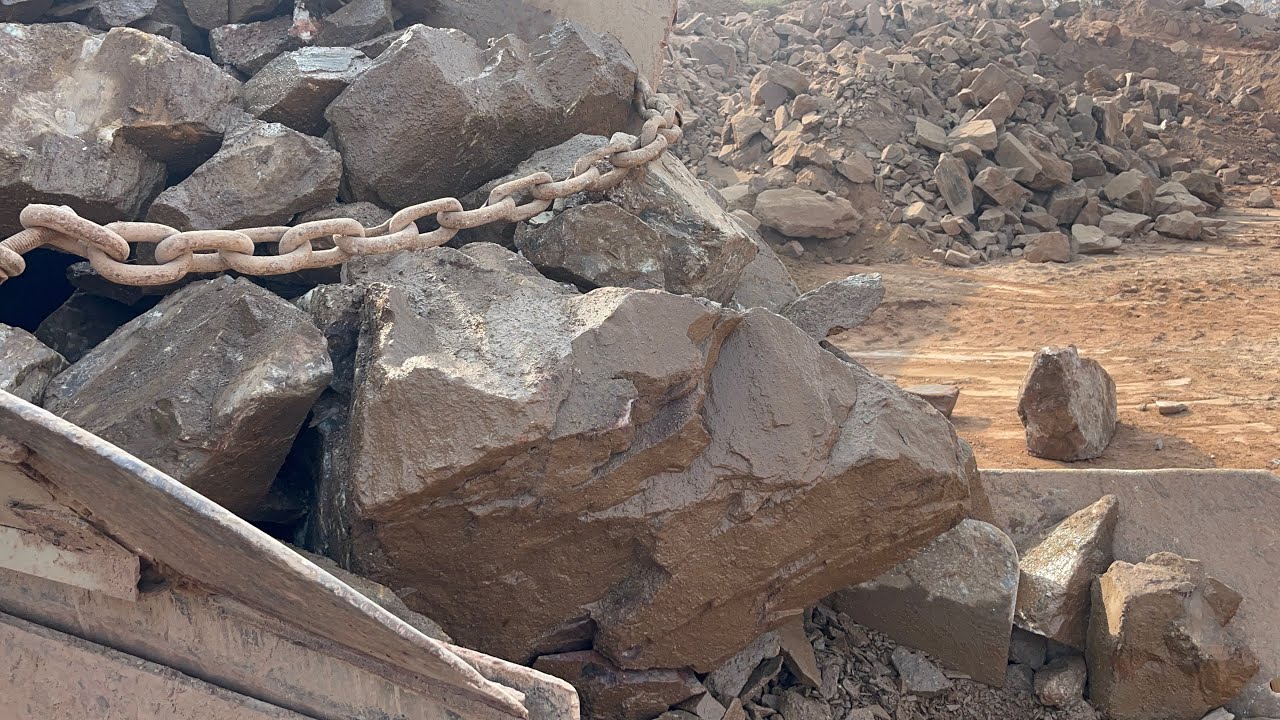 BIG ROCK 🪨 Crusher Machine - FULL Powerfull Process A Giant in Action-Big Rock Crushing