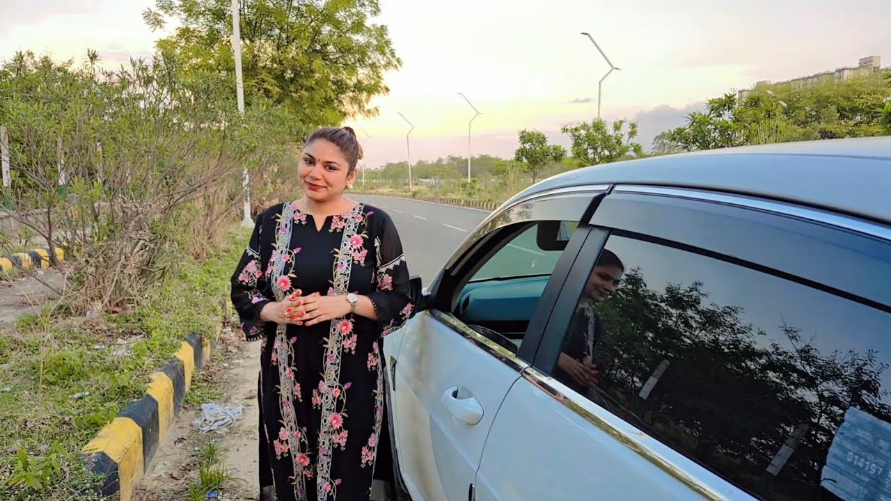 Learn How to Drive a manual Car | barefoot Car driving | girl power 🔋 car driving tips for beginners