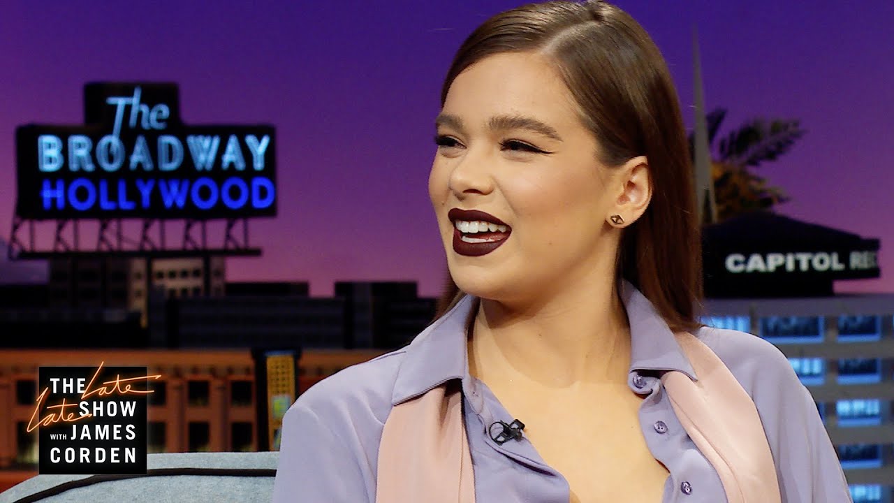 Hailee Steinfeld Shared Her Oscars Snacks w/ Mila Kunis