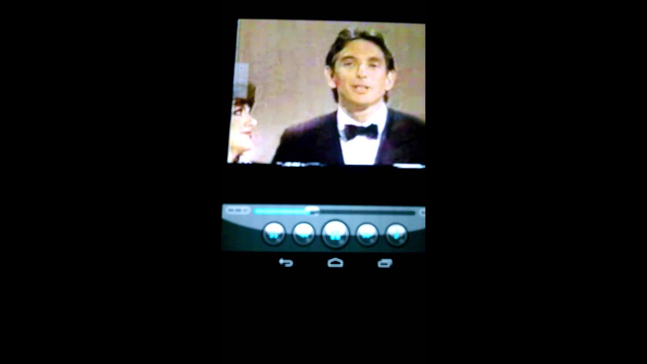 Ronstadt presents award to Leonard B.