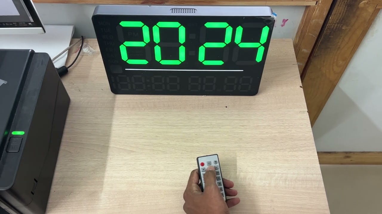 Wall Clock Premium