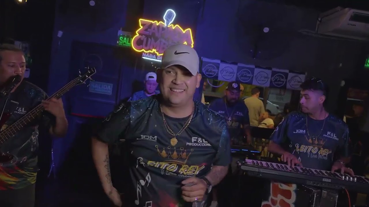 Leito rey en vivo en la Zapada cumbiera