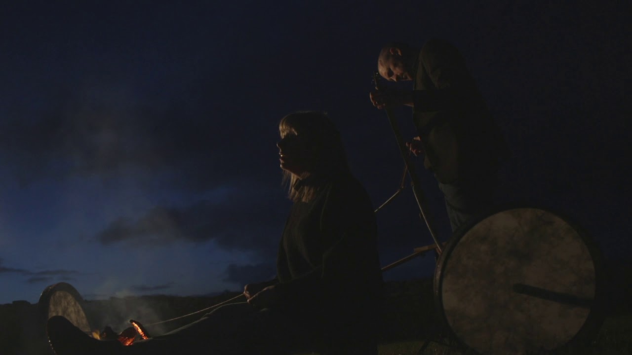 Port na bPúcaí - Muireann Nic Amhlaoibh & Billy Mag Fhloinn