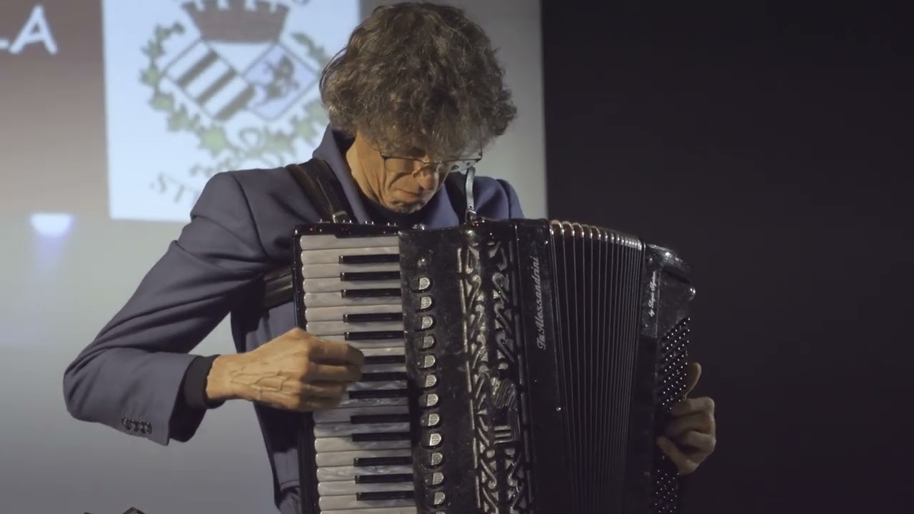 Diego Trivellini - 100 musicisti in una fisarmonica