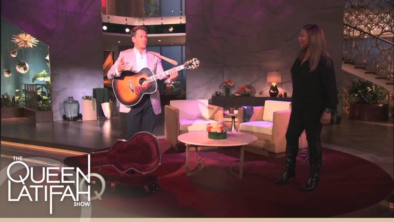 Michael Weatherly Strums The Guitar