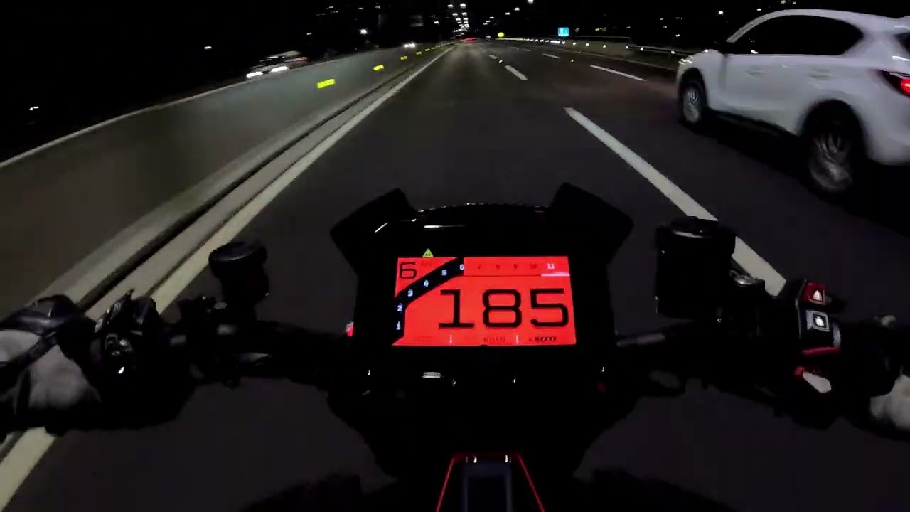 Noche de motos en santiago biker's🚀🔥🥷 #ktmchile #santiagobikers #superduke1290r 