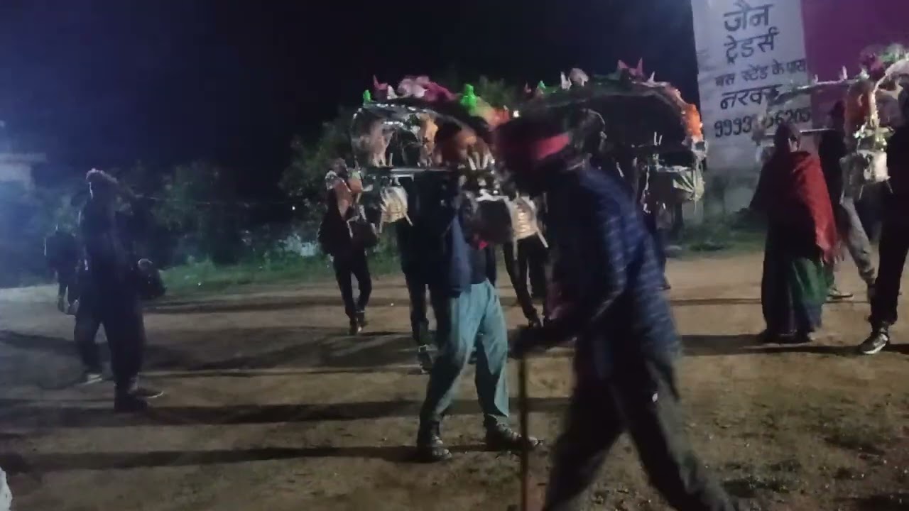 आज की ताज अपडेट आ रही है मंगरौनी में रुकी गनियार की कमरिया वाले भोला गा रहे हैं शिवपुरी मध्य प्रदेश