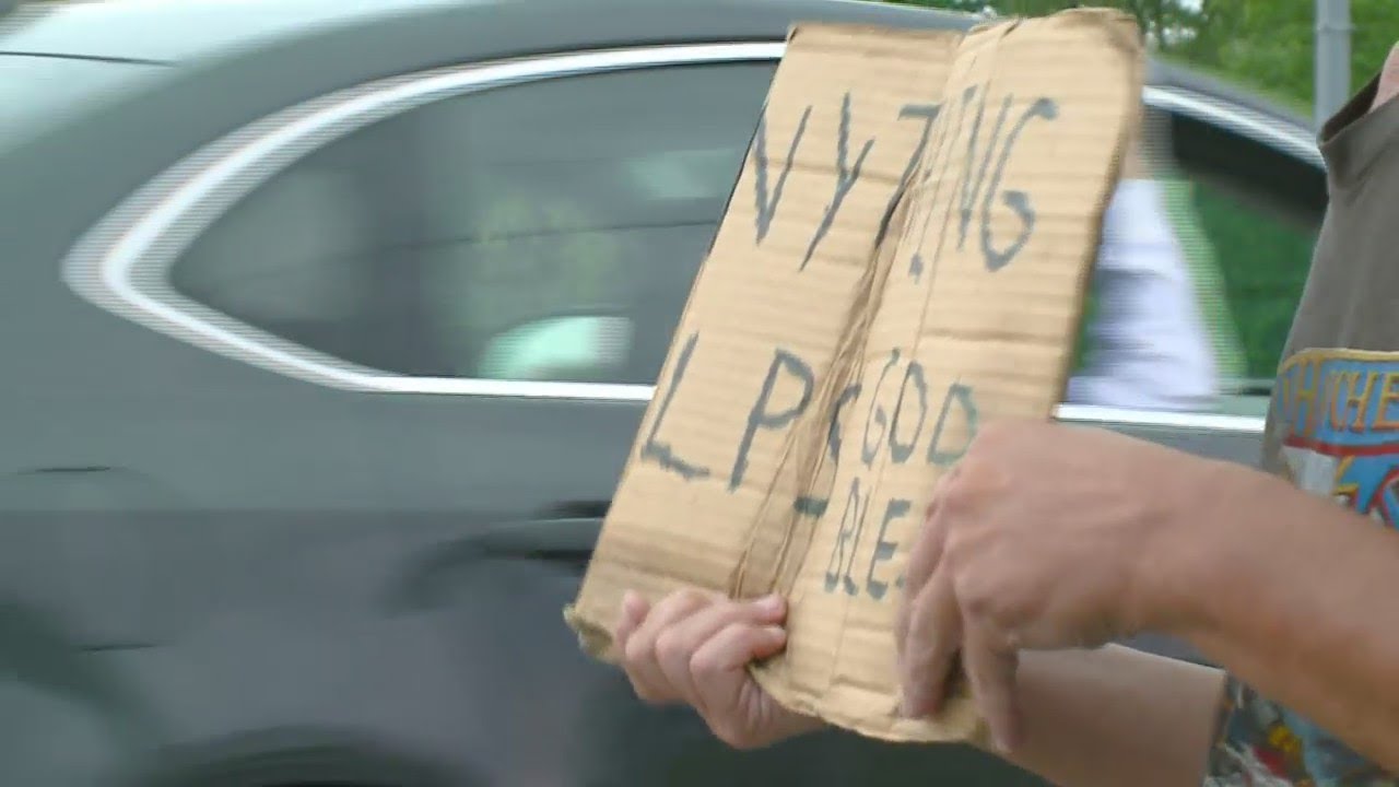 How to handle panhandlers