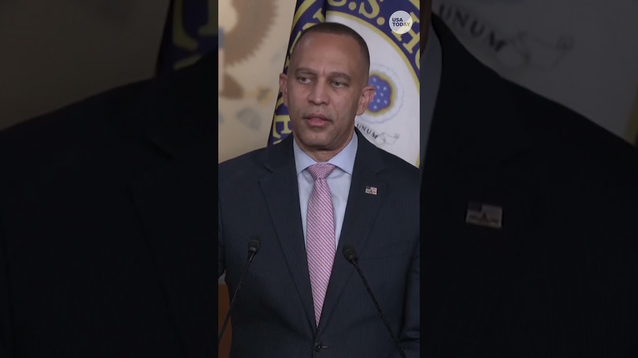 Democrats respond after Trump accuses six lawmakers of 'seditious behavior'