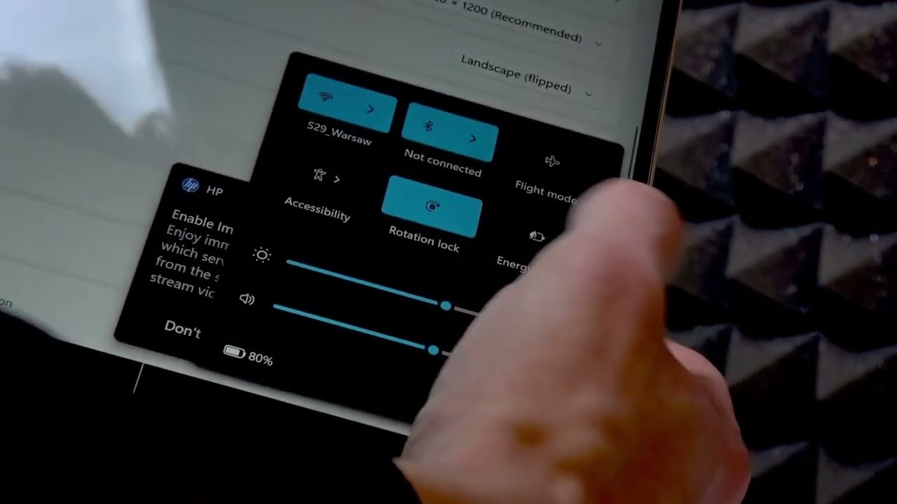 Wie behebe ich die automatische Bildschirmdrehung beim HP OmniBook Flip 5?