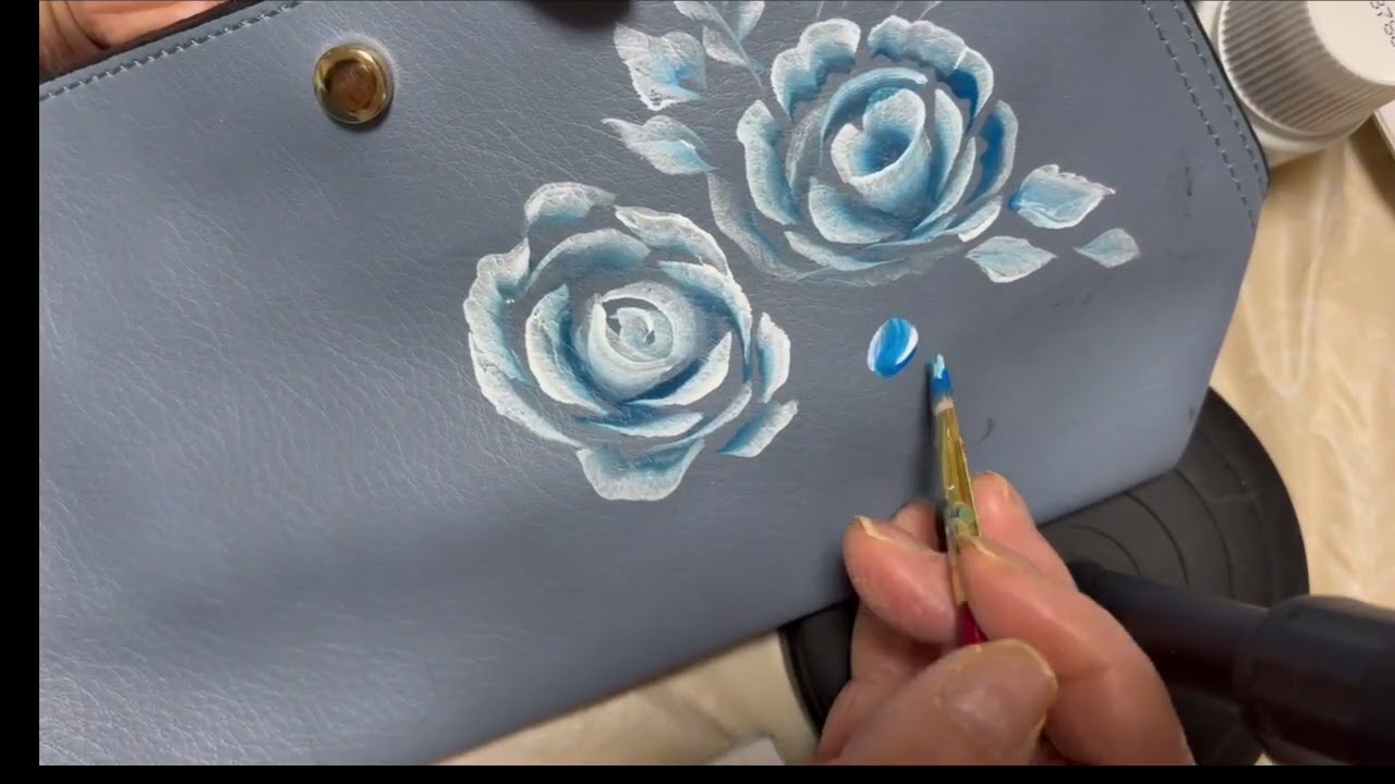 レザーペイントでお花を描くトールペイント教室