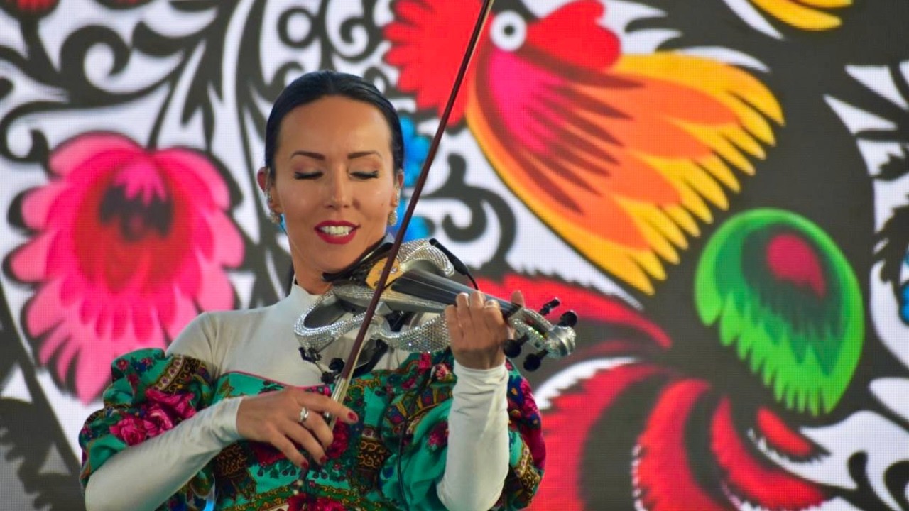 CZERWONE JAGODY, ECH POLECZKO - AGNES VIOLIN & KOŁO TAŃCA LUDOWEGO/ OTWARCIE ARENA ŁASKARZEW