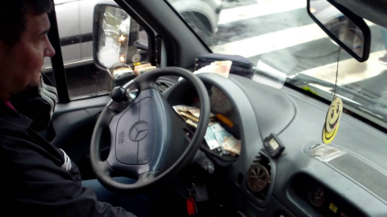 Vorbeste la telefon din mers, #microbuz pe #ruta103 - Curaj.TV