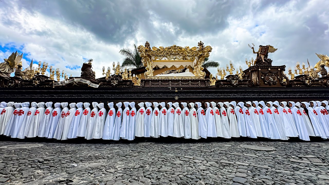 Sudor de Sangre / Imponente Cruce Señor Sepultado de la Escuela de Cristo 2024