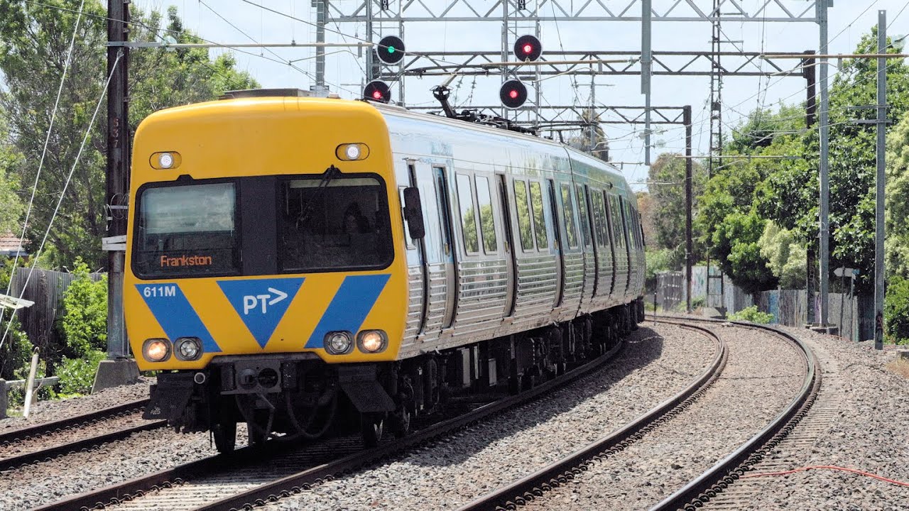 Canon 7D test video 1. Trains at Moorabbin. 26/12/ 2025.
