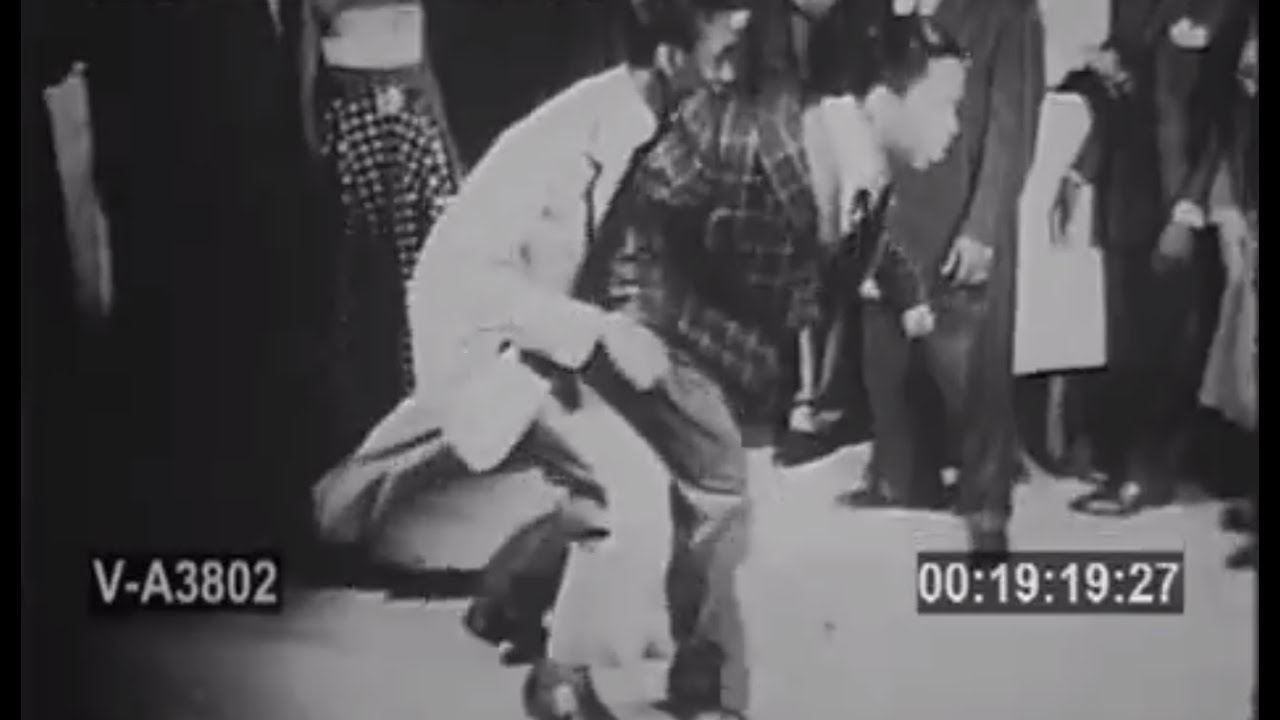 Swing dancing in a club in Harlem / Year 1940-1959