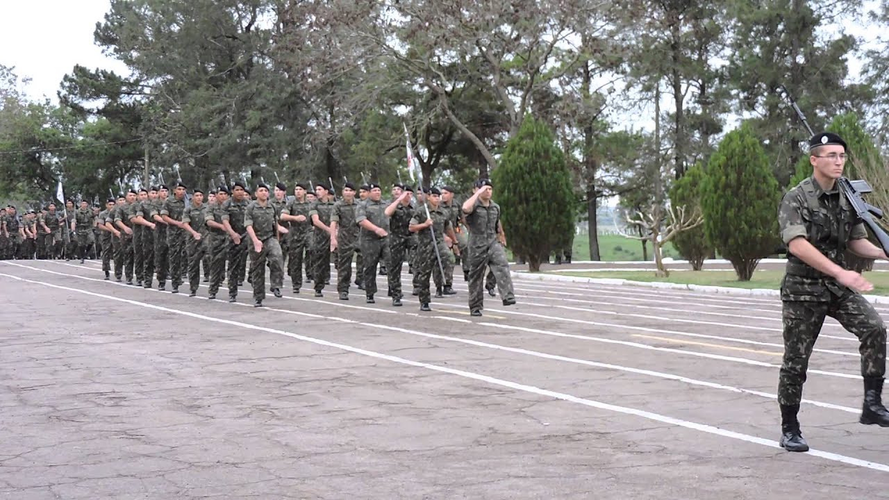 DESFILE DA TROPA NO ANIVERSÁRIO DO 6º. RCB ALEGRETE