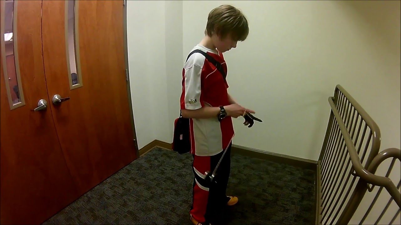 Amazing YoYo tricks with Jonny Barton