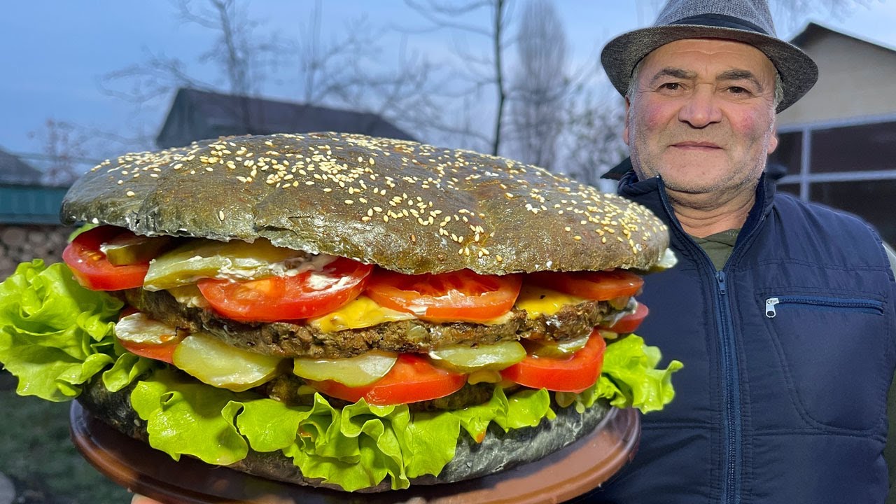 Интересный БОЛЬШОЙ ЧЕРНЫЙ БУРГЕР! Самый Вкусный Рецепт Полезного БУРГЕРА НА УГЛЯХ