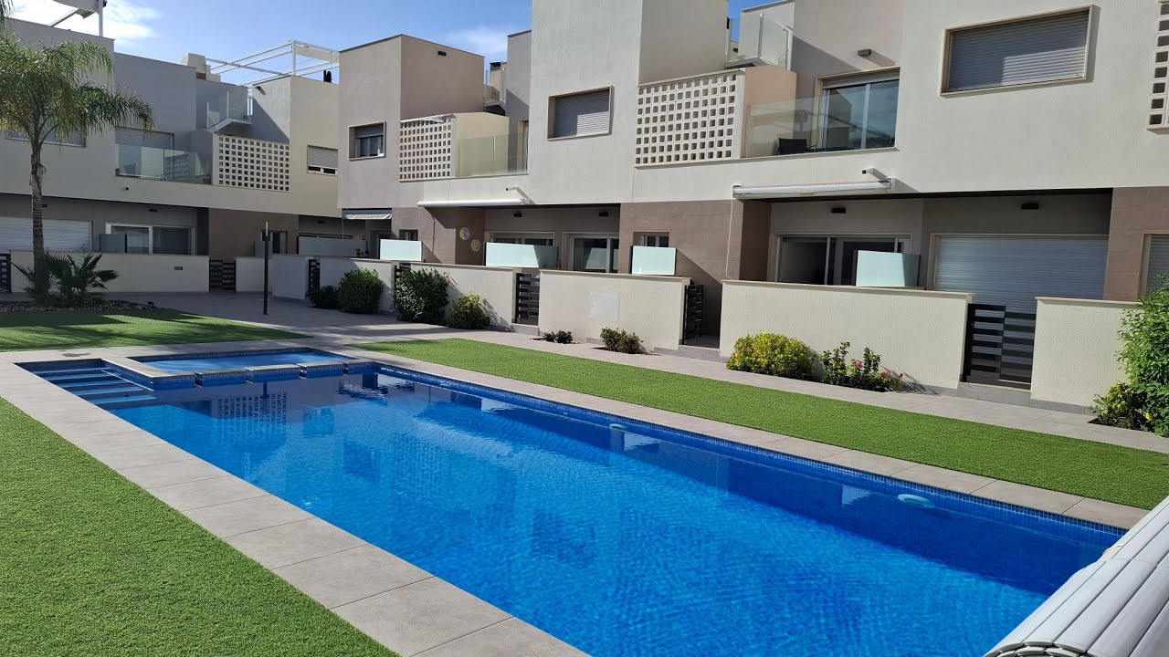 Modern Town house in Santiago de la Ribera.