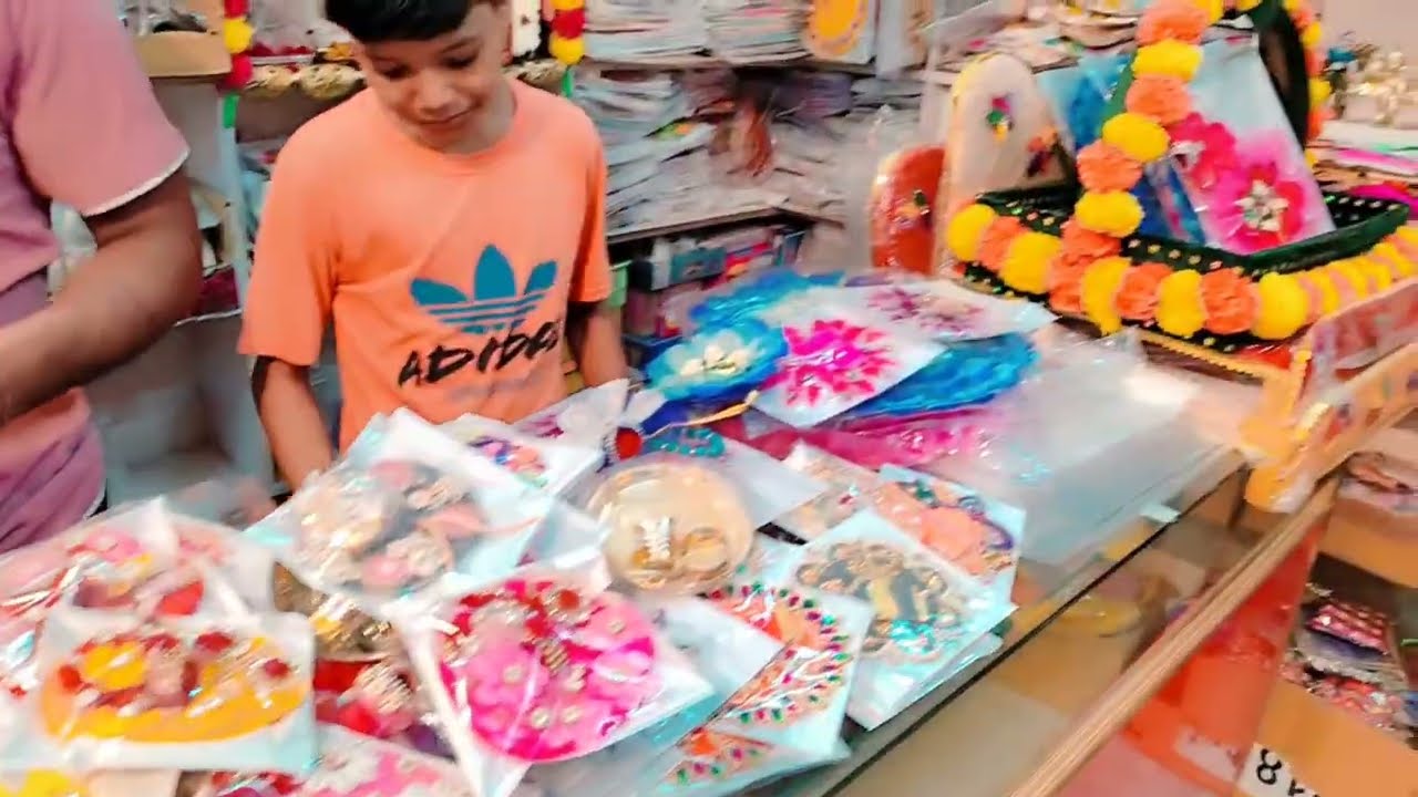 लड्डू गोपाल जी के लिए खूब शॉपिंग की | यहाँ पूजा पाठ का सारा सामान होलसेल मे मिलता है | राधे राधे|