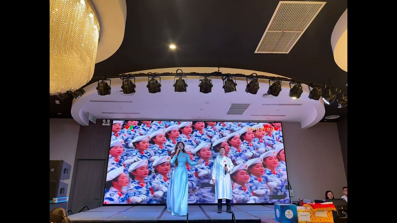 demo hoang vi viết tiếp câu chuyện hoà bình