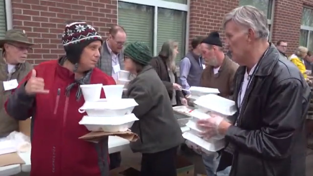 Church Prepares Banquets for the Homeless
