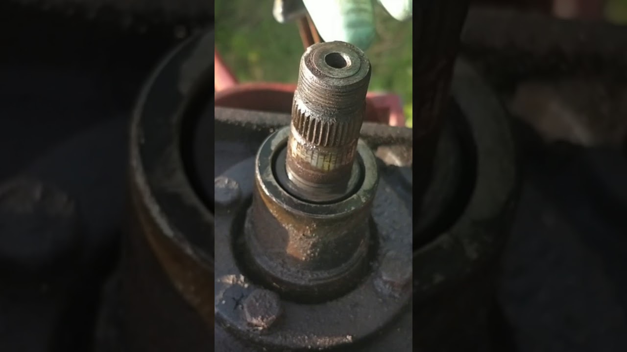 Замена уплотнителя насоса рулевого управления Farmall 706. Также подходит для тракторов Internati...