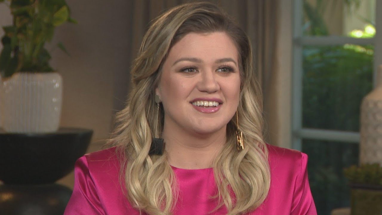 Kelly Clarkson Talks Being Mistaken for a Seat Filler at the 2019 ACM Awards (Exclusive)