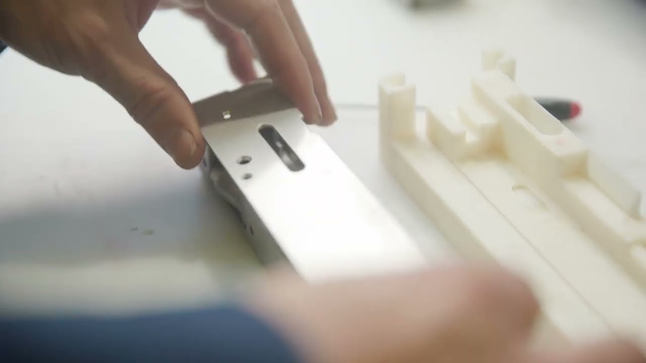 ES8100 V-Lock Product Launch