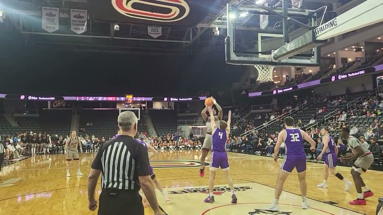 Bullpen Bites with Supermav S2. Men's basketball vs St Thomas 
