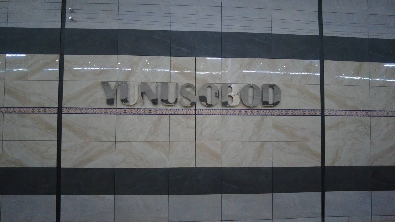 Станция метро Юнусабад и прогулка по рынку — Yunusobod metro bekati va bozor bo'ylab sayr qilish