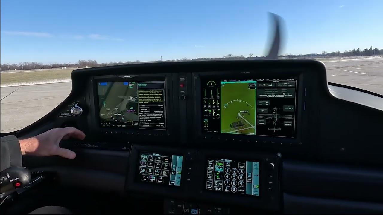 2. New Cirrus SR-20 G7 - Start, Taxi, Takeoff