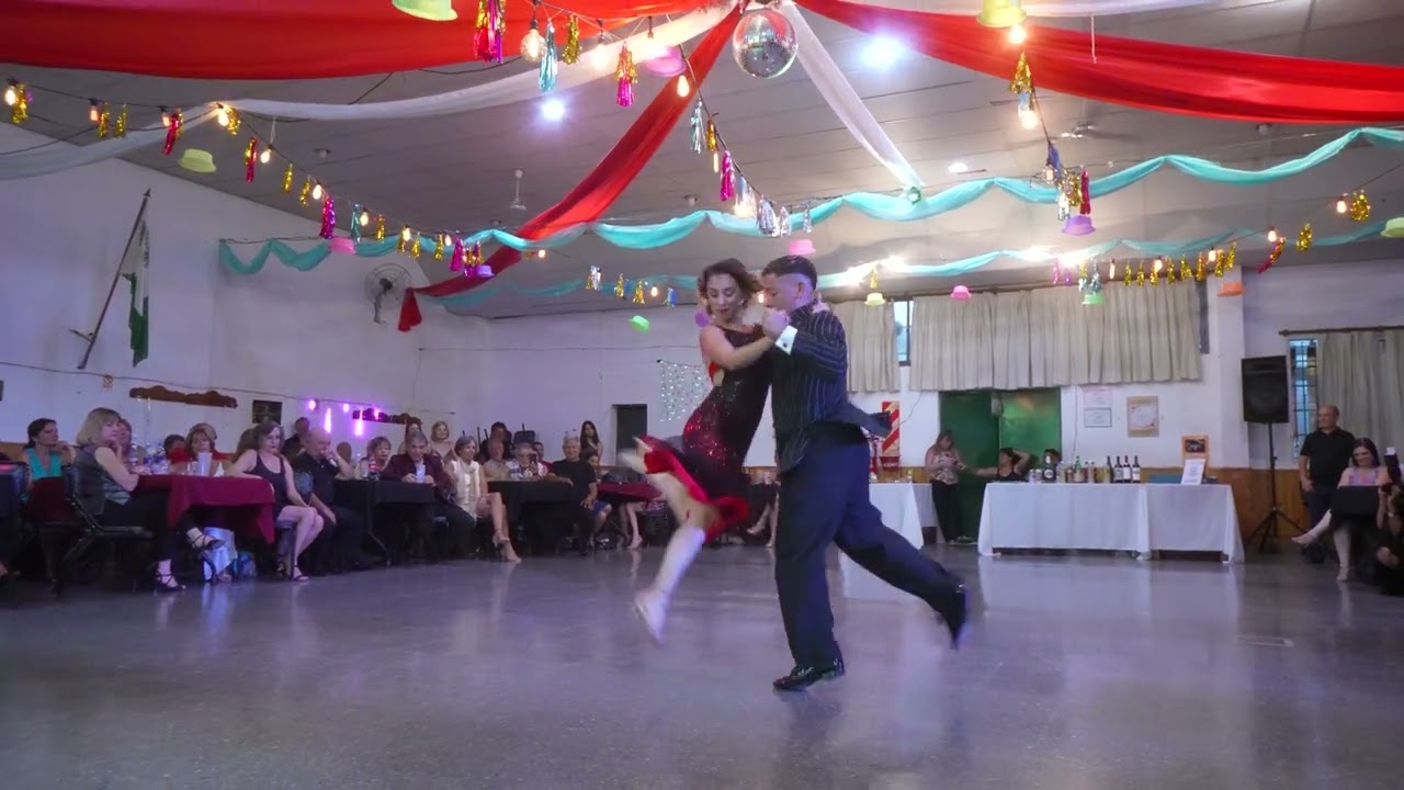 Victoria Ramirez y Lucio Galvan 4/4