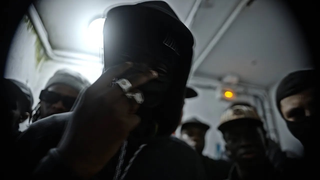 Moro - Crapuleux (Clip Officiel)