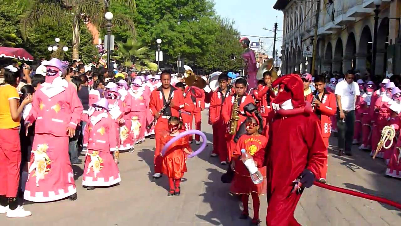 DESFILE 2011  HUAUCHINANGO,PUE.